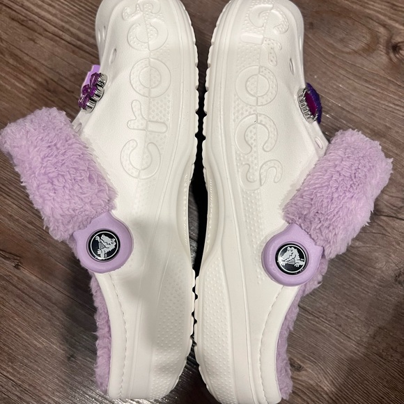 Fuzzy Crocs! NWOT - Picture 5 of 8